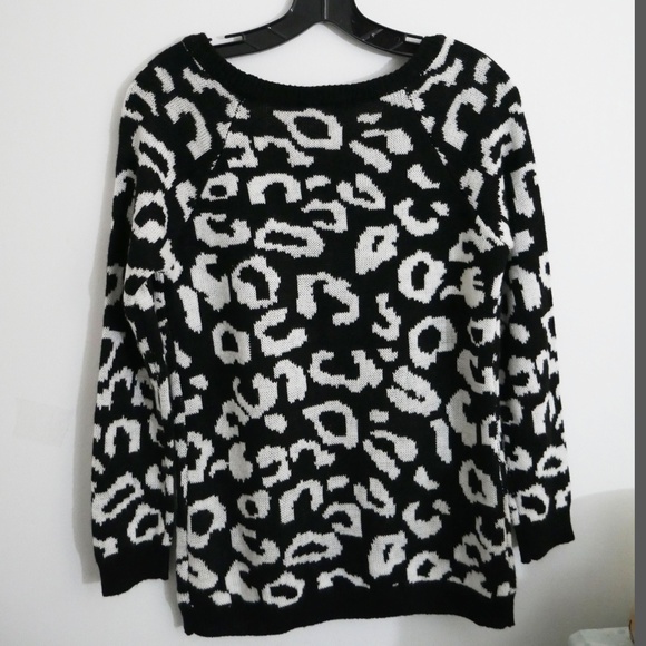 Charlotte Russe Black and White Leopard Sweater - Picture 2 of 4